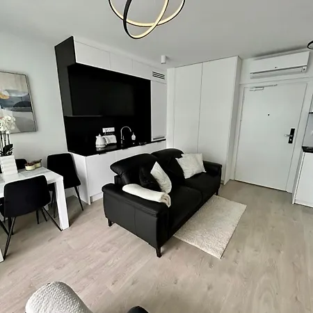 아파트 Wave Resort&spa Elegance With Sea View 미엥지즈드로예